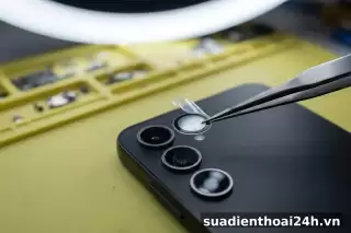 Thay kính lưng, nắp lưng Samsung Galaxy A05 đến A55 3