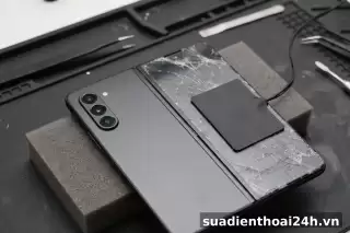 Thay kính lưng Samsung Galaxy Z Fold 1