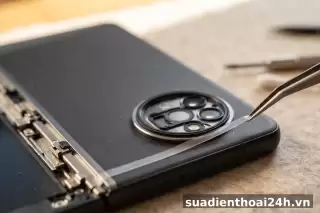 Thay kính lưng Samsung Galaxy Z Fold 3