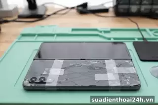 Thay kính lưng Samsung Galaxy Z Flip 1