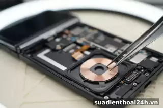 Thay kính lưng Samsung Galaxy Z Flip 3