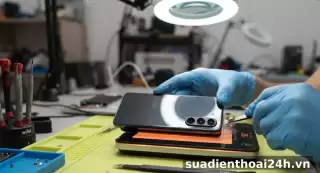 Thay kính lưng OPPO Reno6 đến Reno11 Pro 3