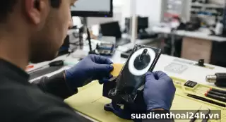 Thay kính lưng OPPO Reno6 đến Reno11 Pro 4