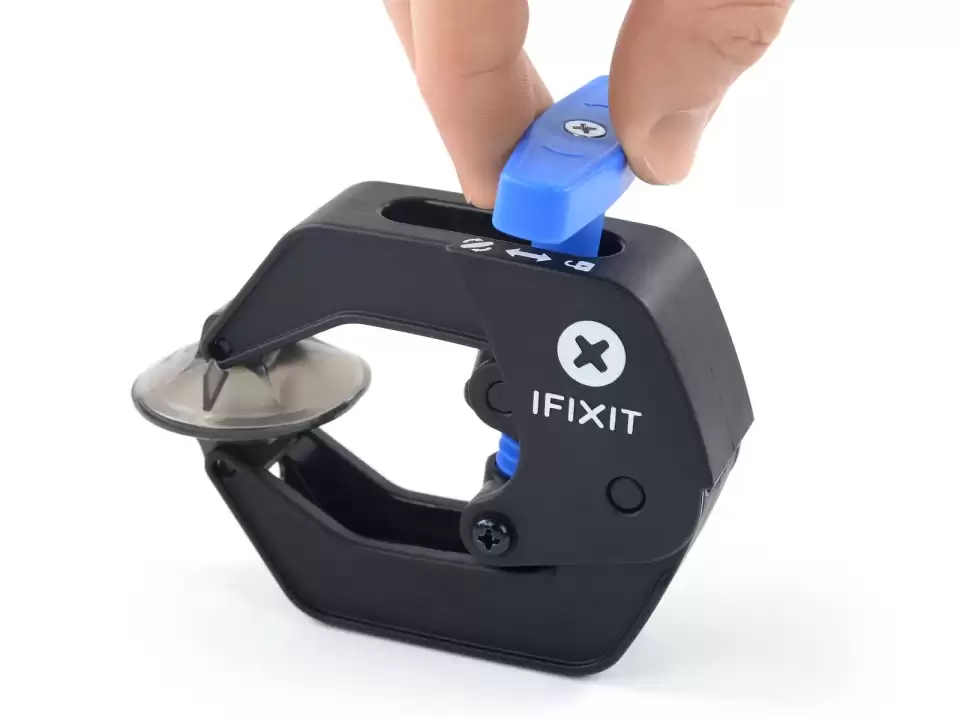 Bước 5 — Mở khóa Anti-Clamp và đặt tay hút gần mép dưới