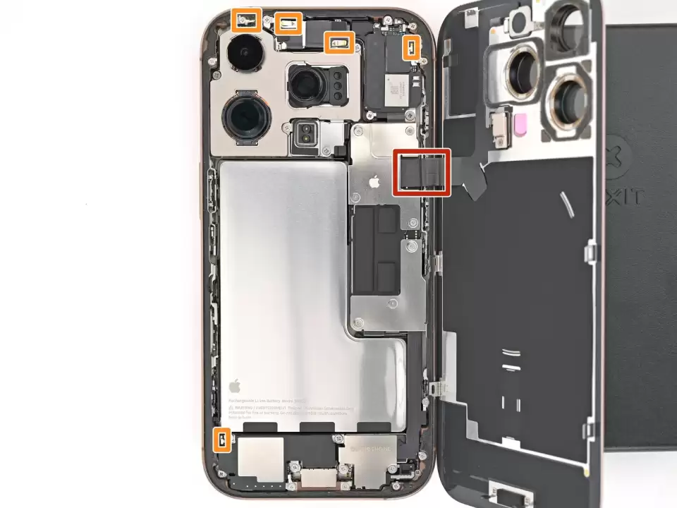 Sửa IC sạc iPhone 11 đến 18 Ultra — Bước 7