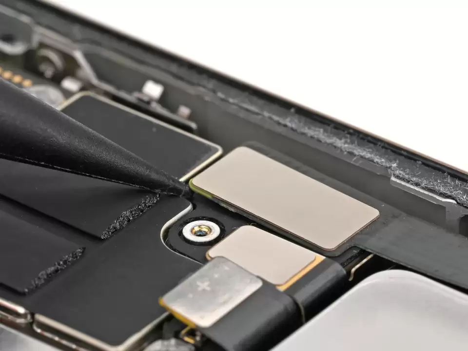 Sửa IC sạc iPhone 11 đến 18 Ultra — Bước 25