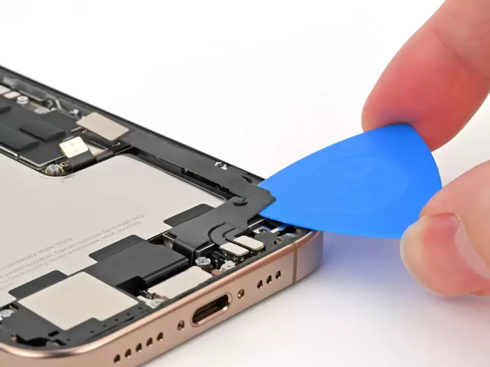 Sửa IC sạc iPhone 11 đến 18 Ultra — Bước 29
