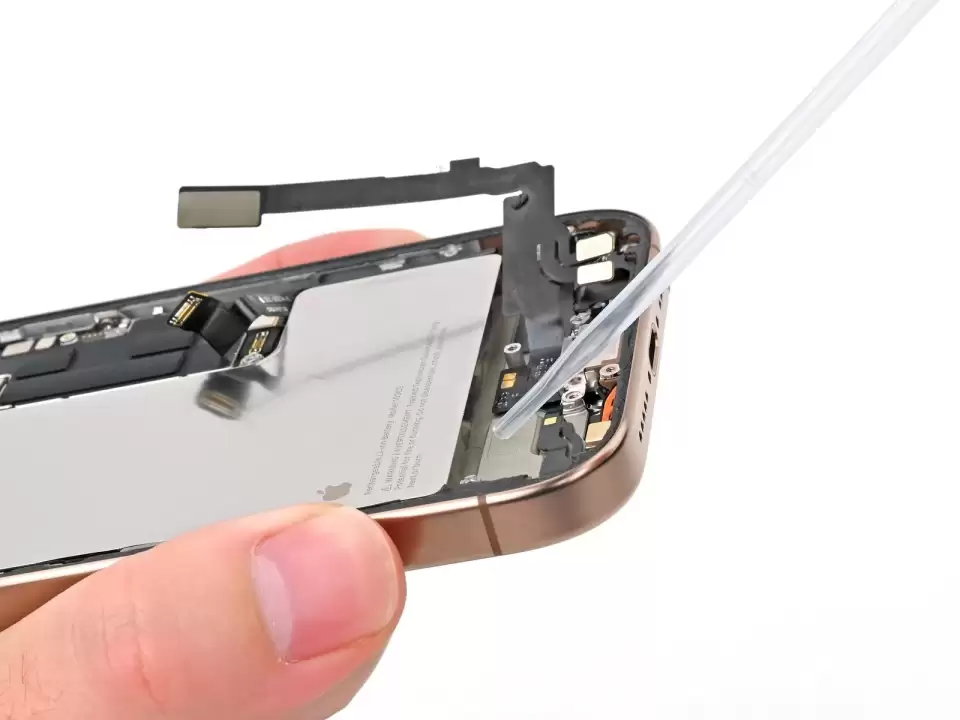 Sửa IC sạc iPhone 11 đến 18 Ultra — Bước 41