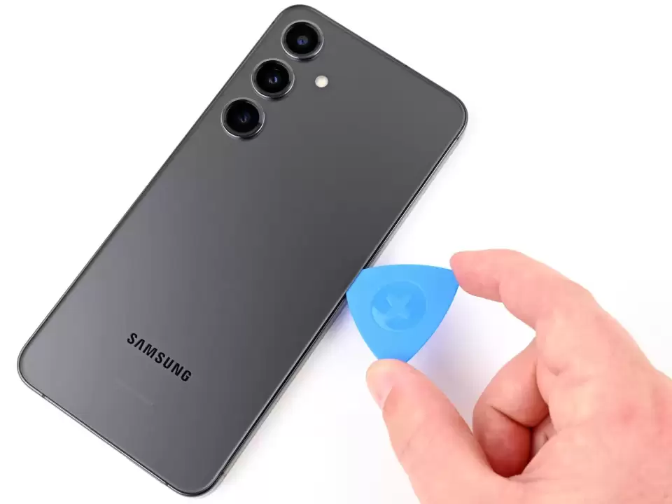 Thay pin Galaxy S24+ 4