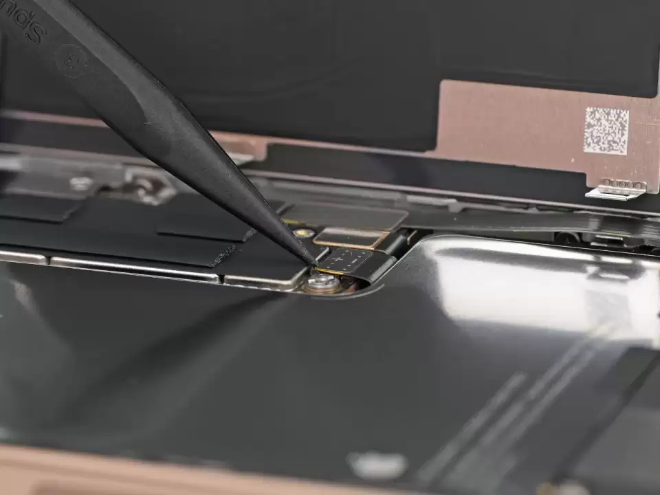 Bước 18 — Thay chân sạc iPhone 11 đến 17 Pro Max