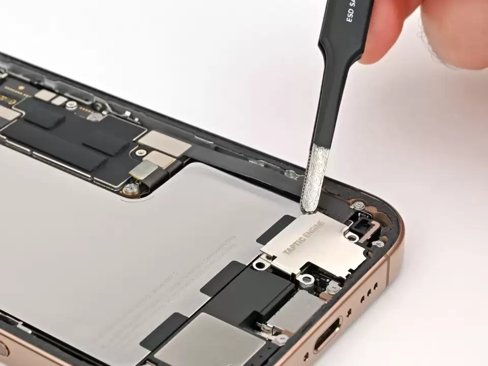 Bước 24 — Thay chân sạc iPhone 11 đến 17 Pro Max