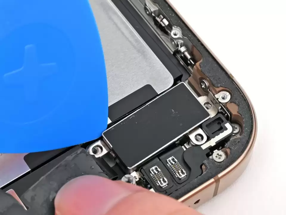 Bước 31 — Thay chân sạc iPhone 11 đến 17 Pro Max