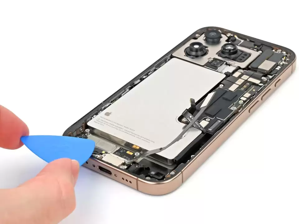 Bước 42 — Thay chân sạc iPhone 11 đến 17 Pro Max